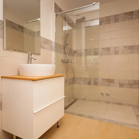 Villa Luxury Eligo With Private Pool And Sea View Premantura