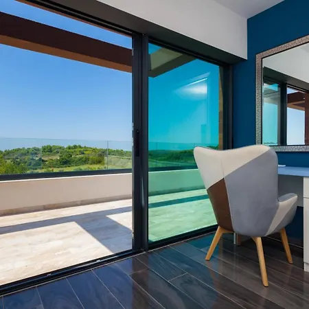 Luxury Eligo With Private Pool And Sea View Villa *