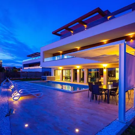 Luxury Eligo With Private Pool And Sea View * Premantura